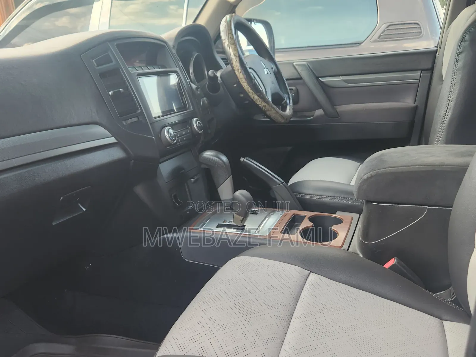 Mitsubishi Pajero 2009 White