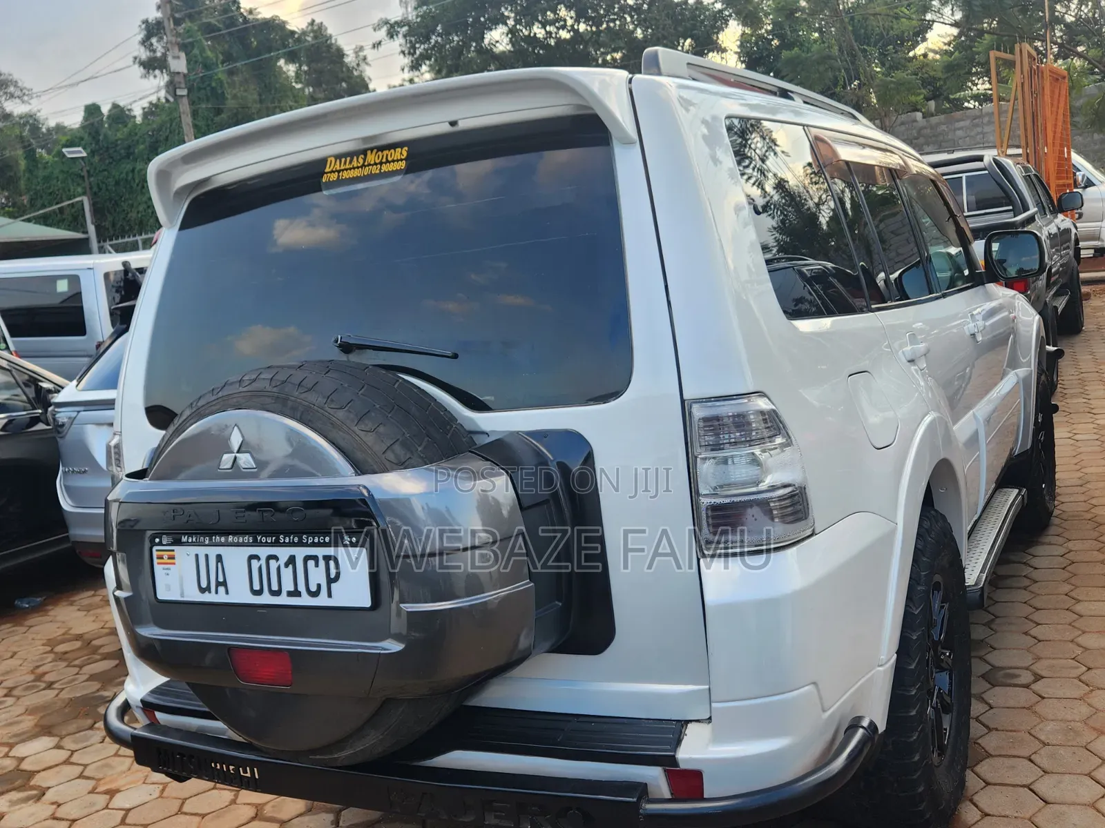 Mitsubishi Pajero 2009 White