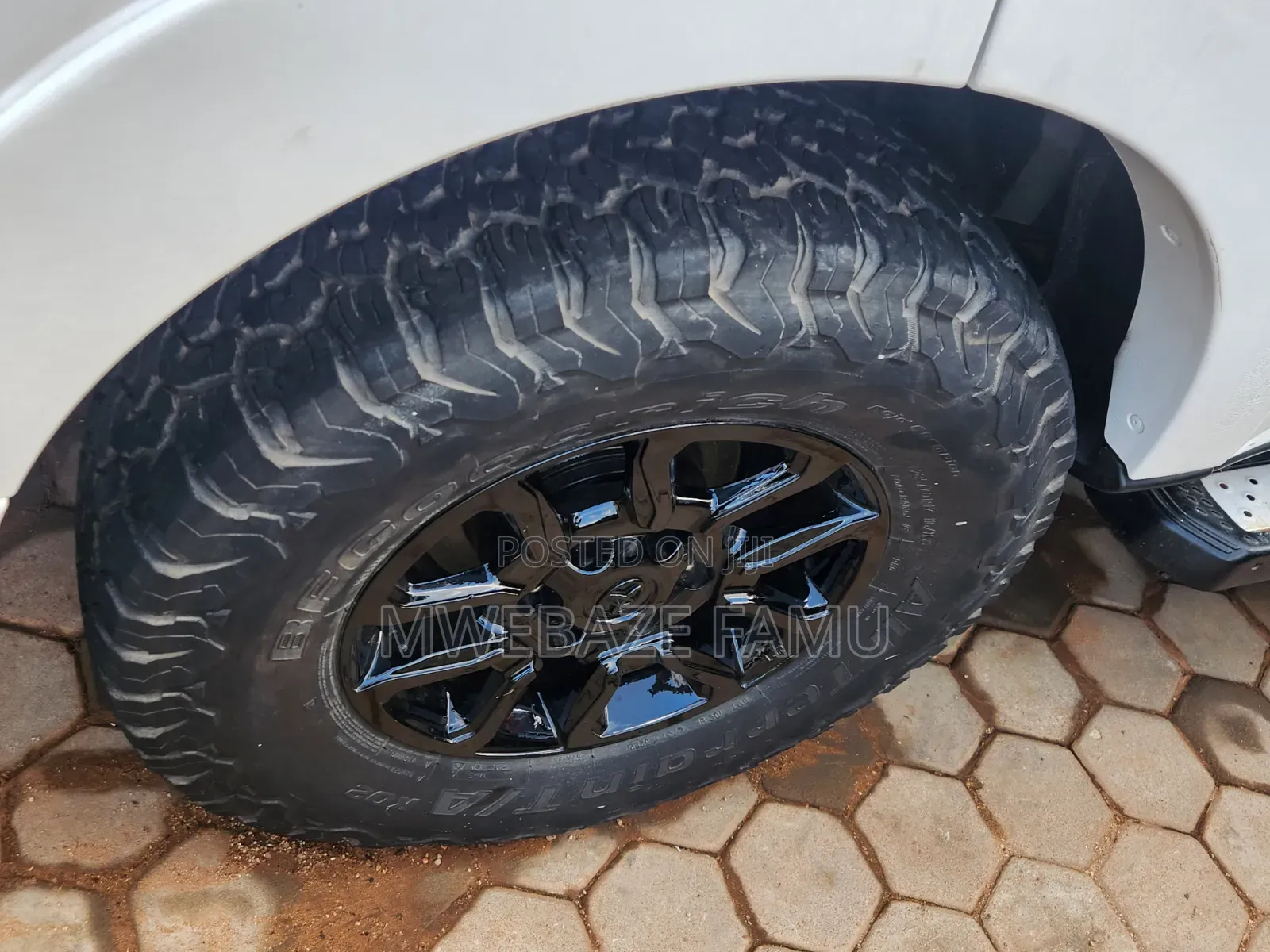 Mitsubishi Pajero 2009 White