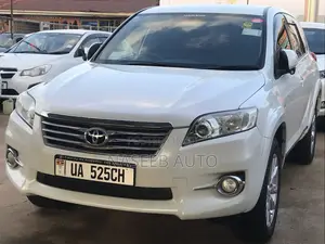 Toyota Vanguard 2010 White