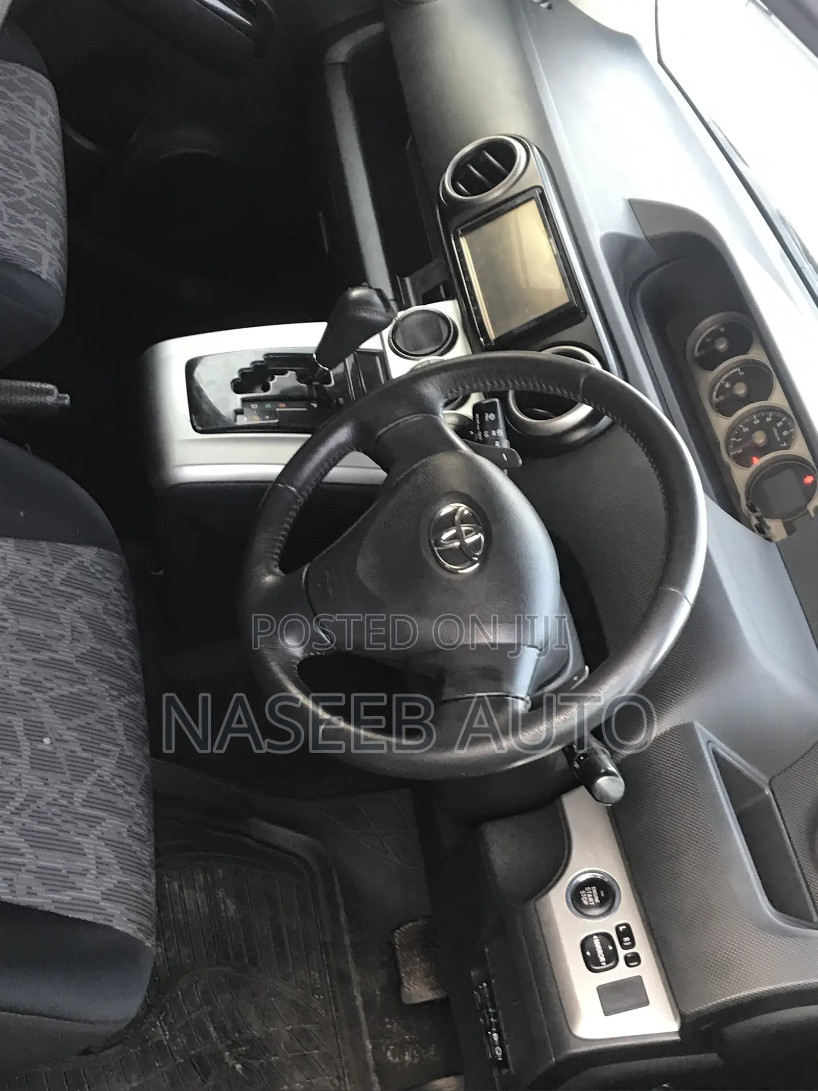 Toyota Rumion 1.5 FWD 2023 Burgundy
