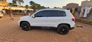 Volkswagen Tiguan S 2010 White