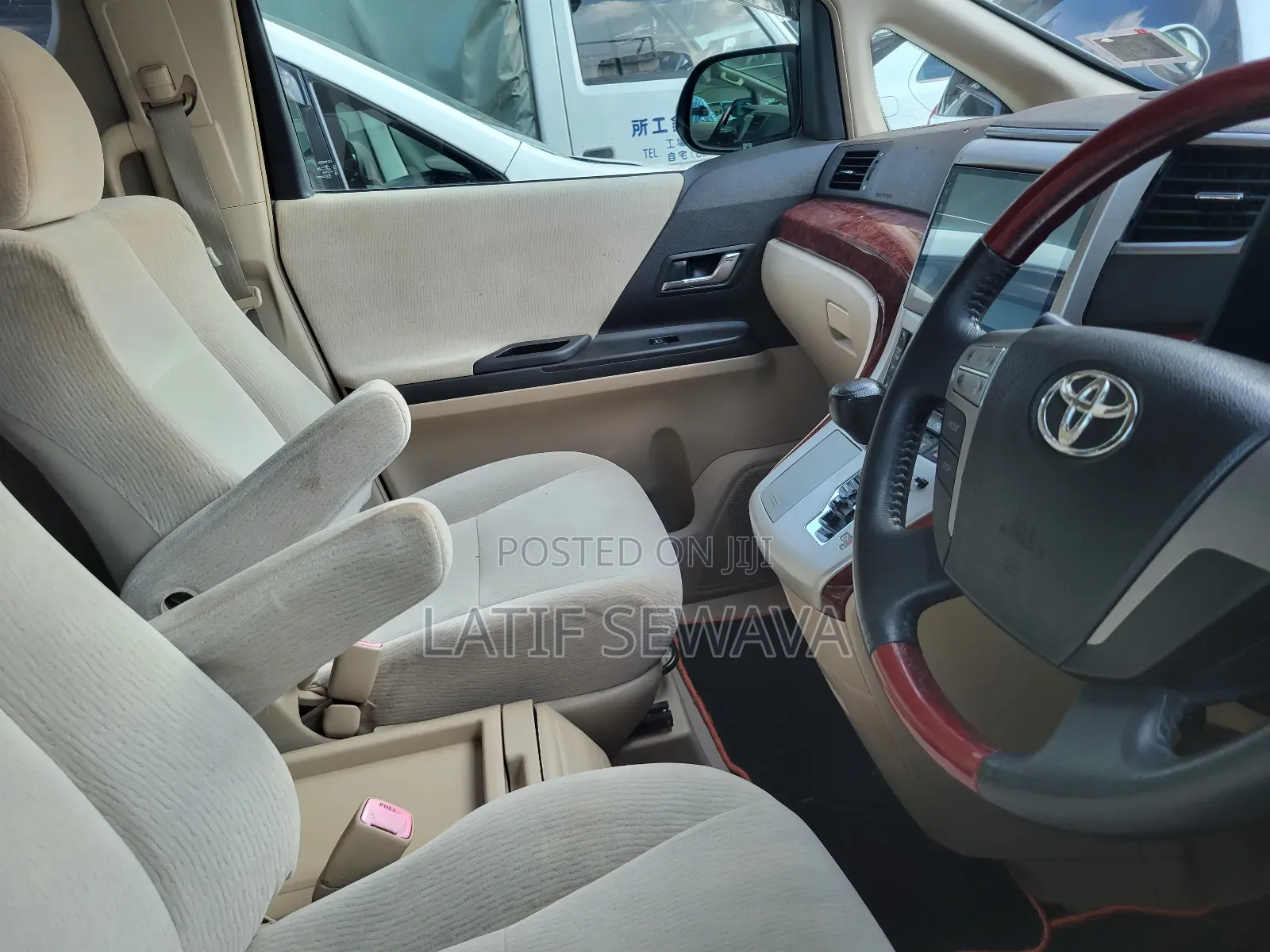 Toyota Alphard 2.4 Petrol AWD 2012 White