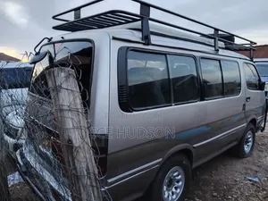 Toyota HiAce 2001