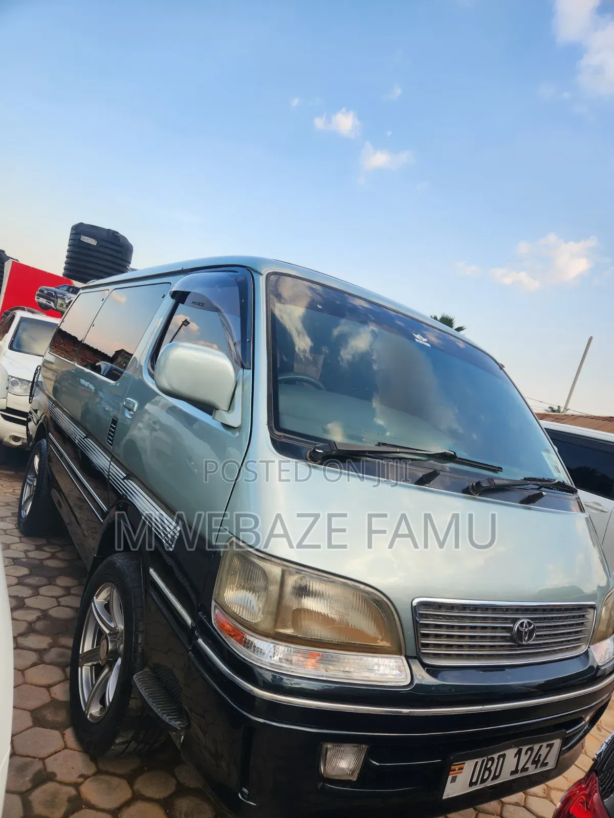 Toyota HiAce 2005 Blue