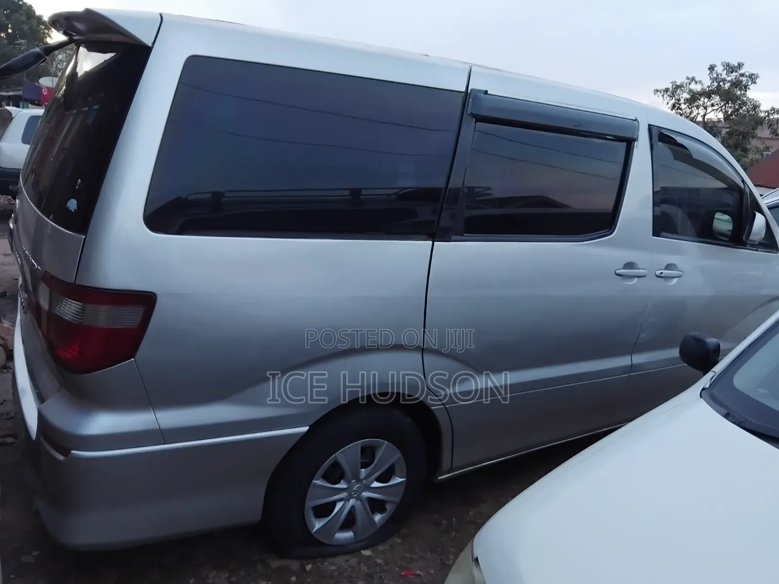 Toyota Noah 2001 Silver