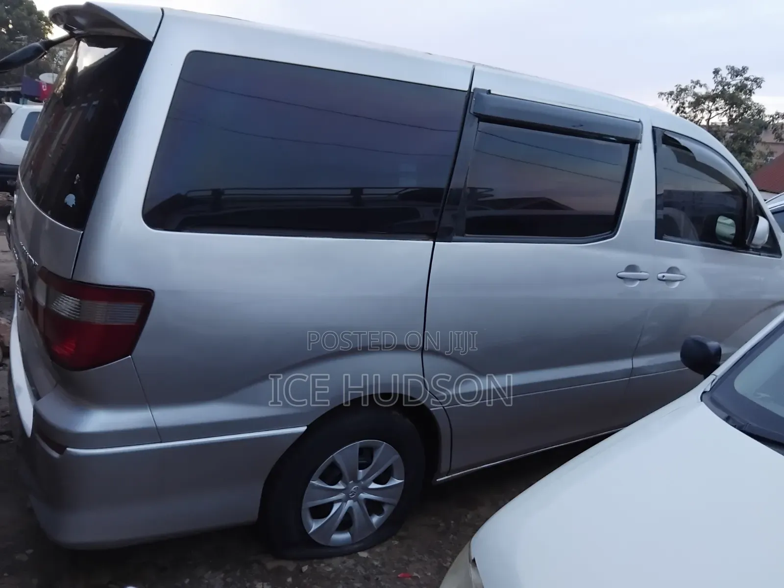 Toyota Noah 2001 Silver