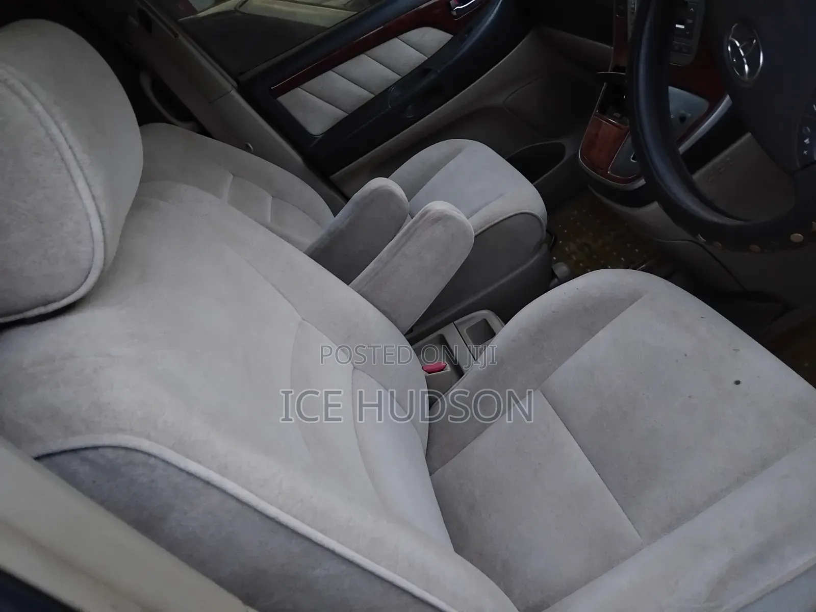 Toyota Noah 2001 Silver