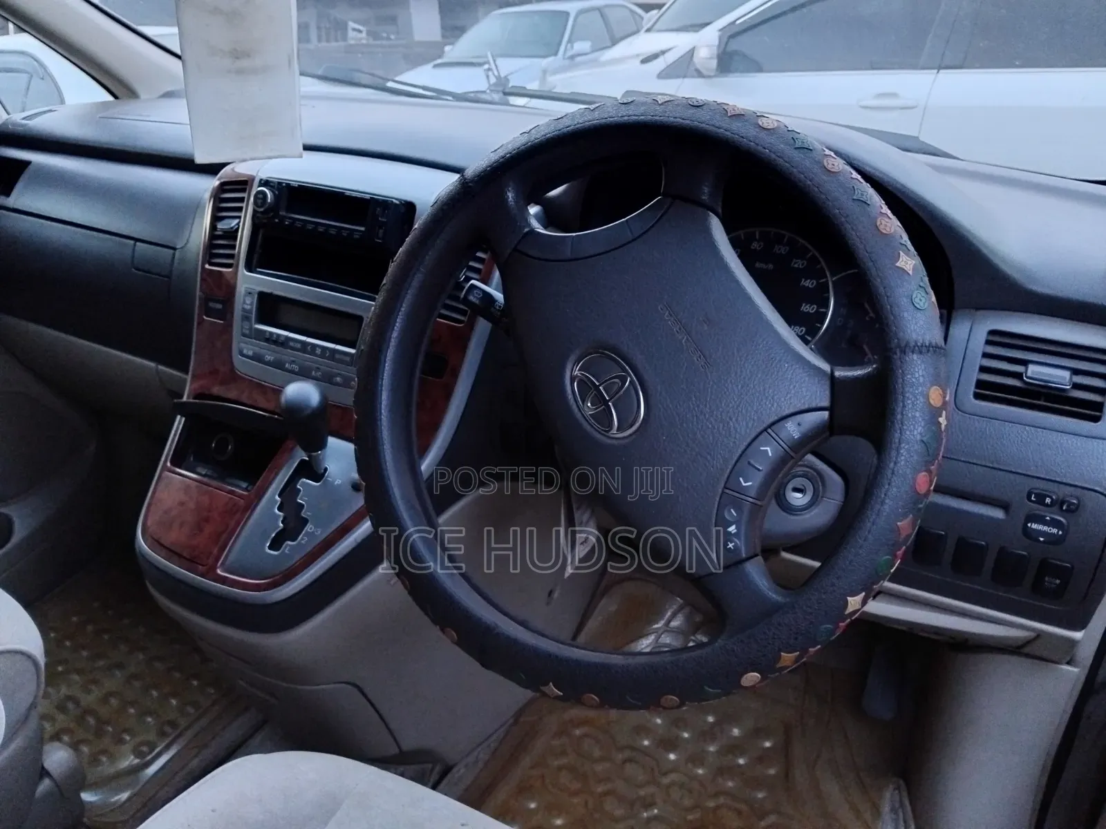 Toyota Noah 2001 Silver