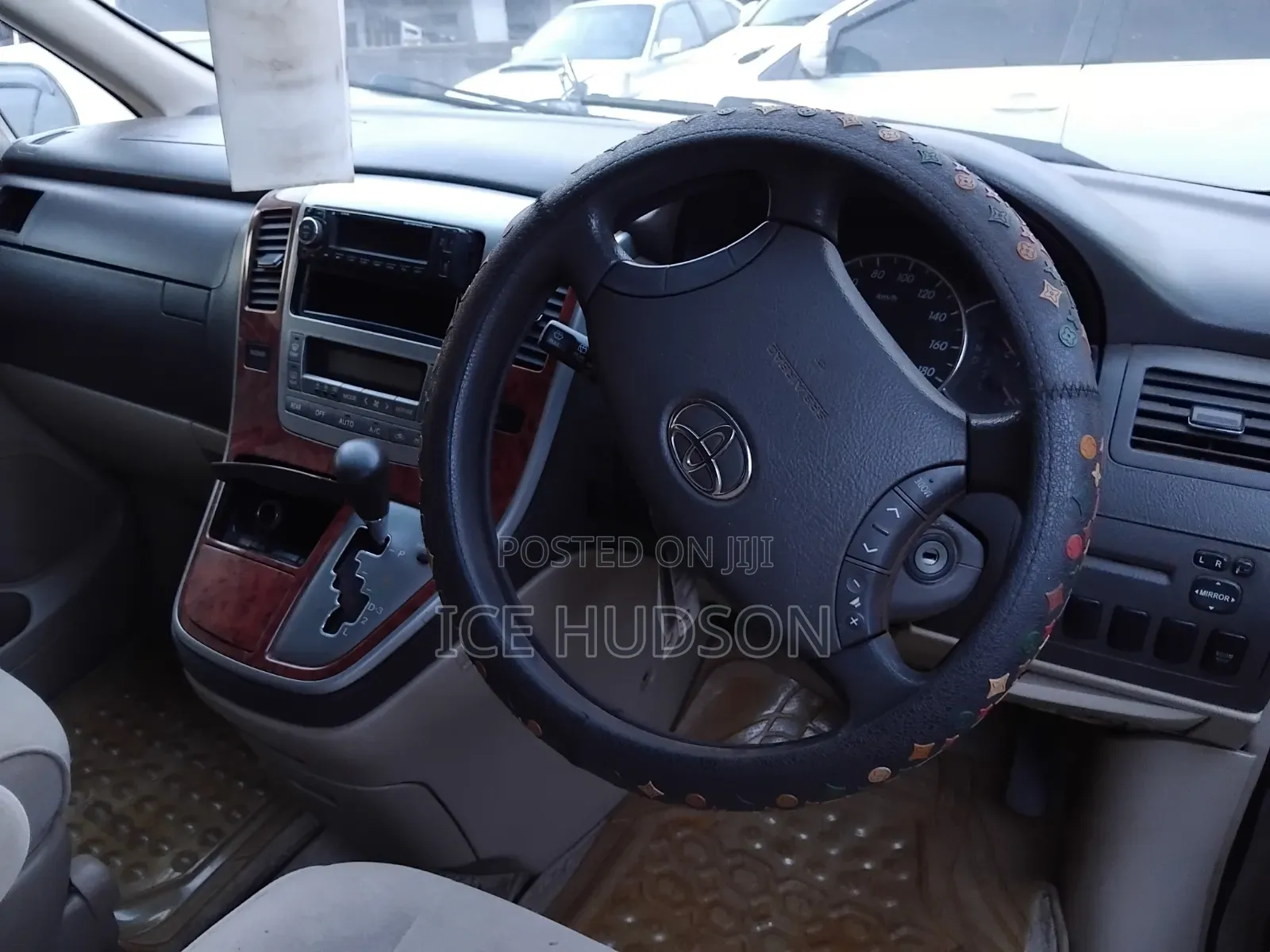 Toyota Noah 2001 Silver