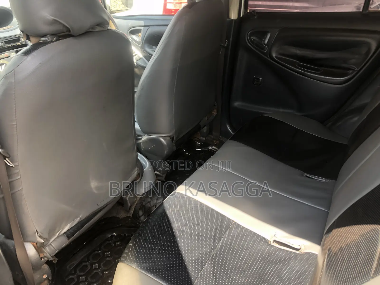 Toyota Vitz 2001 Silver