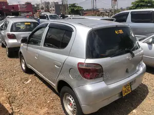 Toyota Vitz 2001 Silver