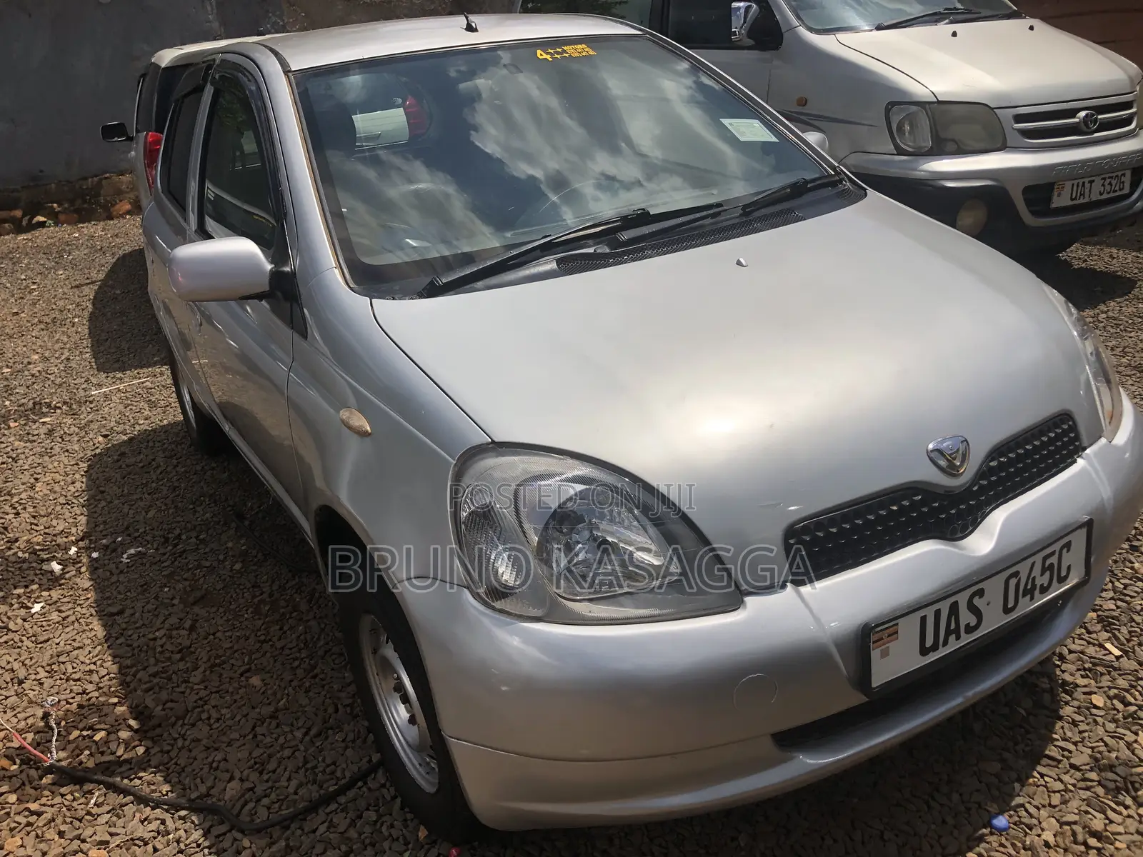 Toyota Vitz 2001 Silver