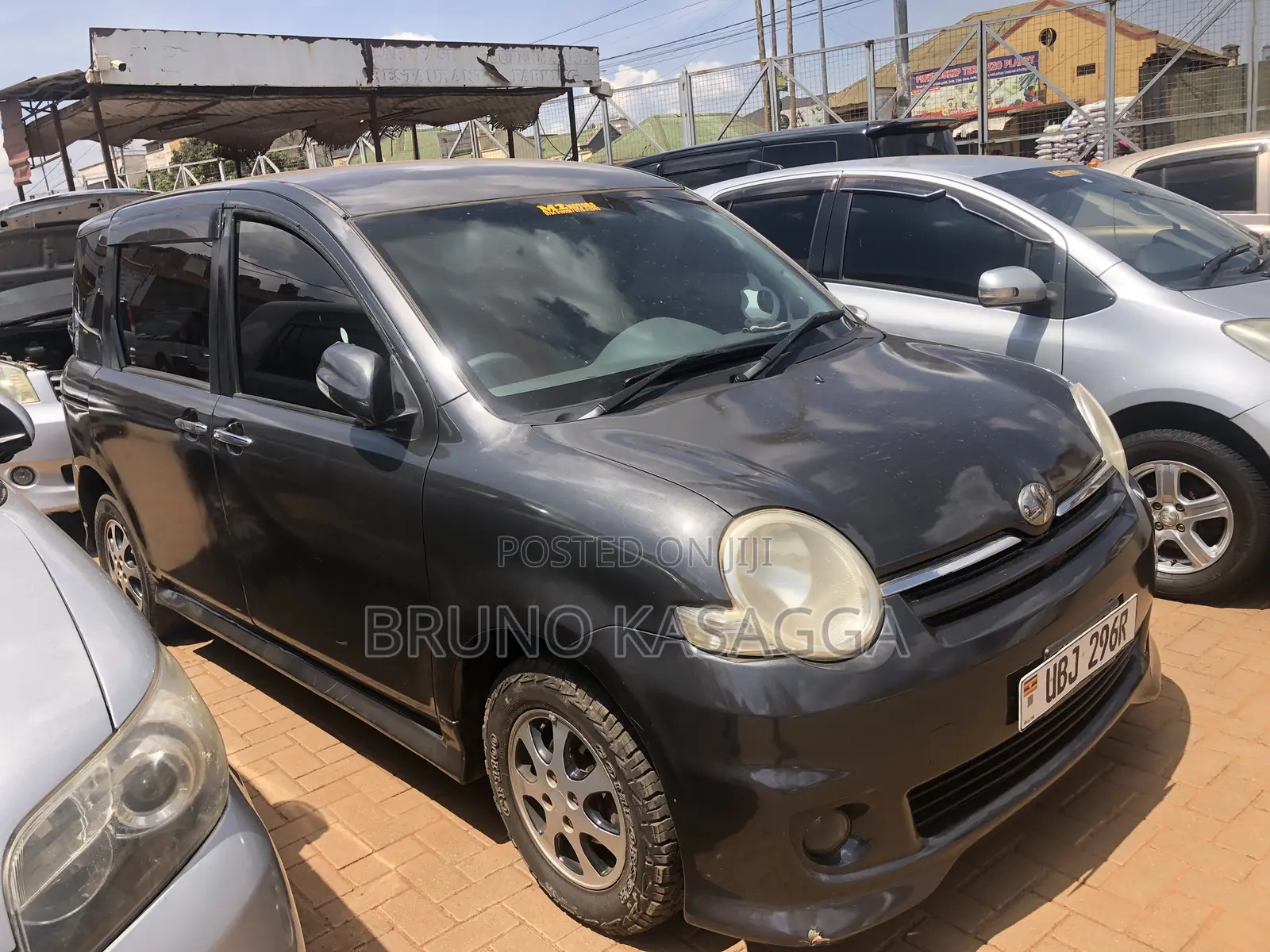 Toyota Sienta 2006 Black