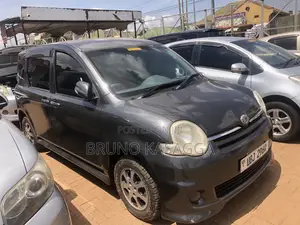 Toyota Sienta 2006 Black