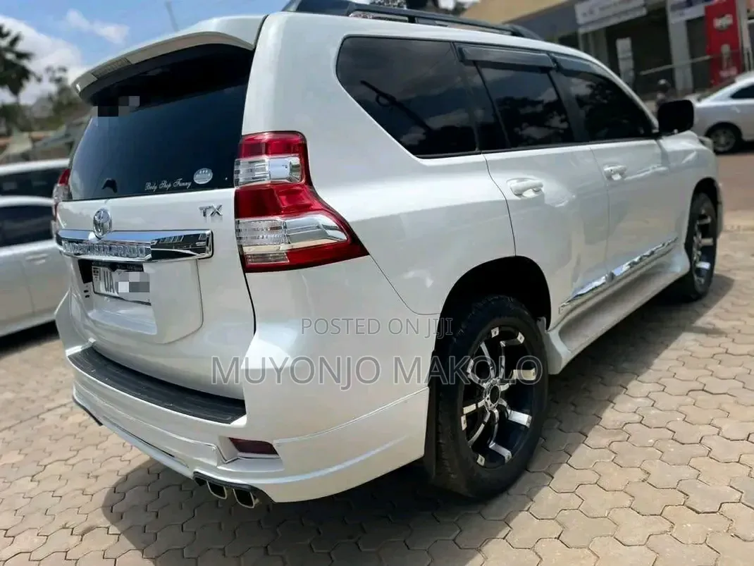 Toyota Land Cruiser Prado 2013 White