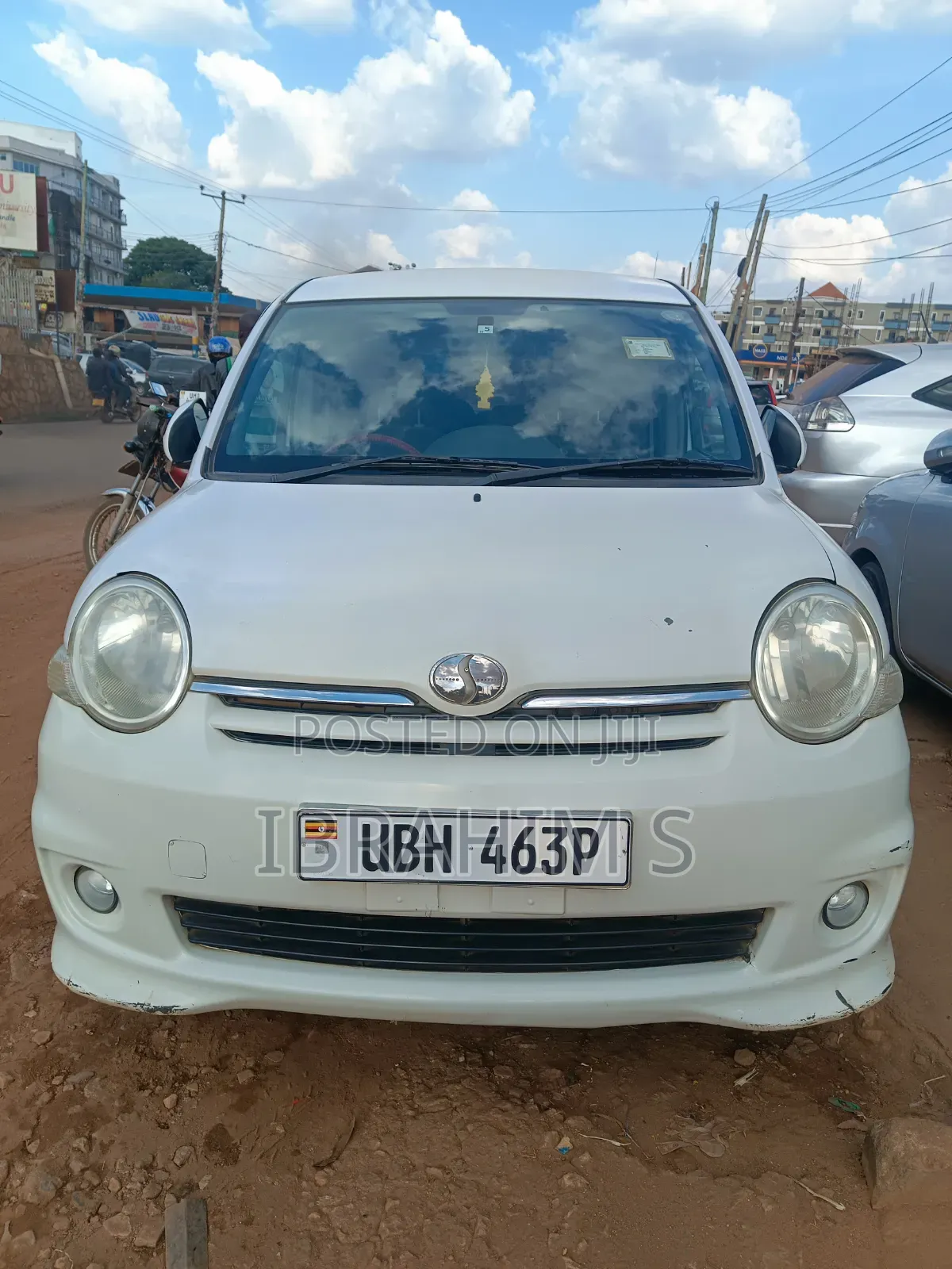 Toyota Sienta 2010 White