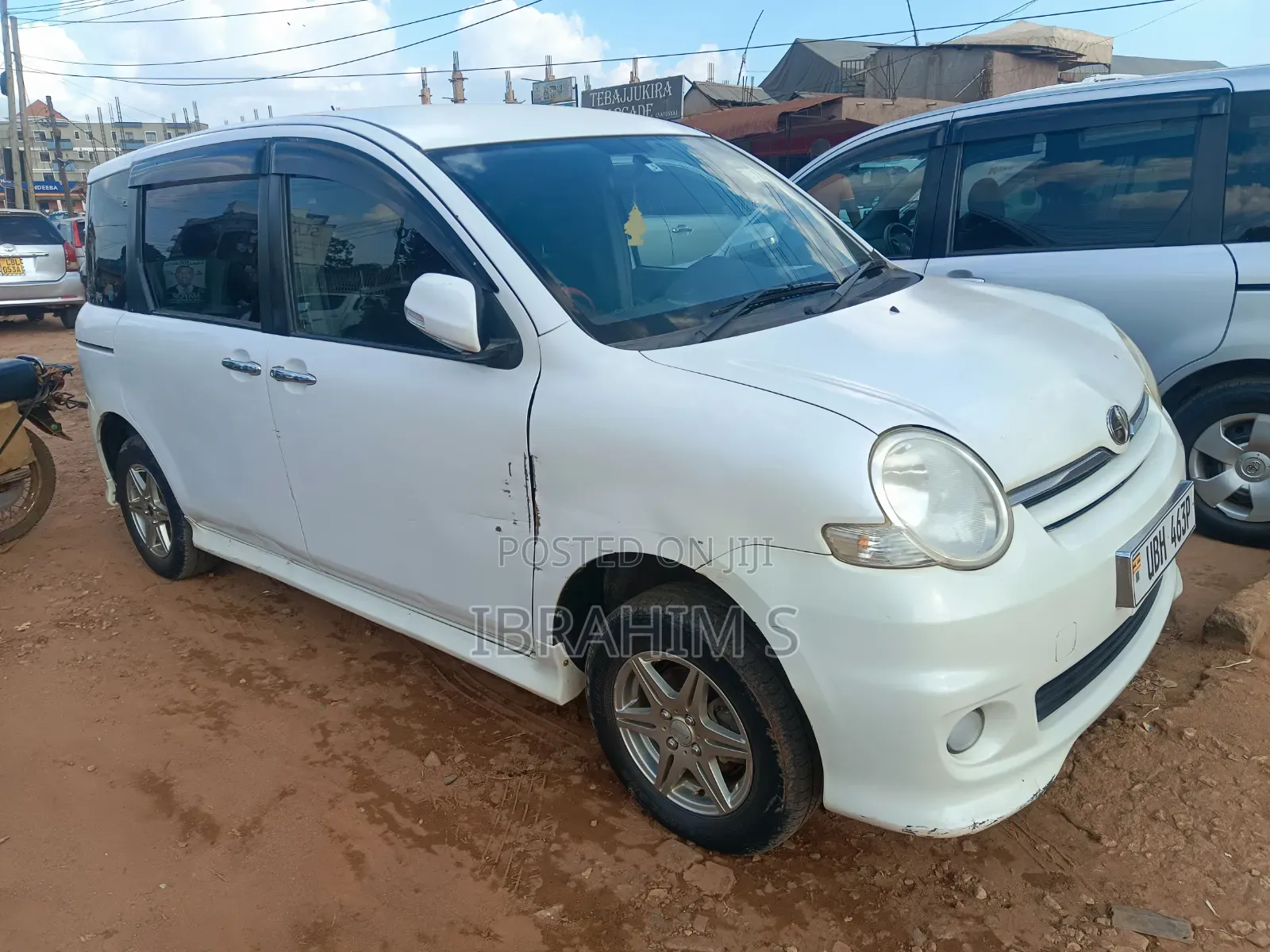 Toyota Sienta 2010 White