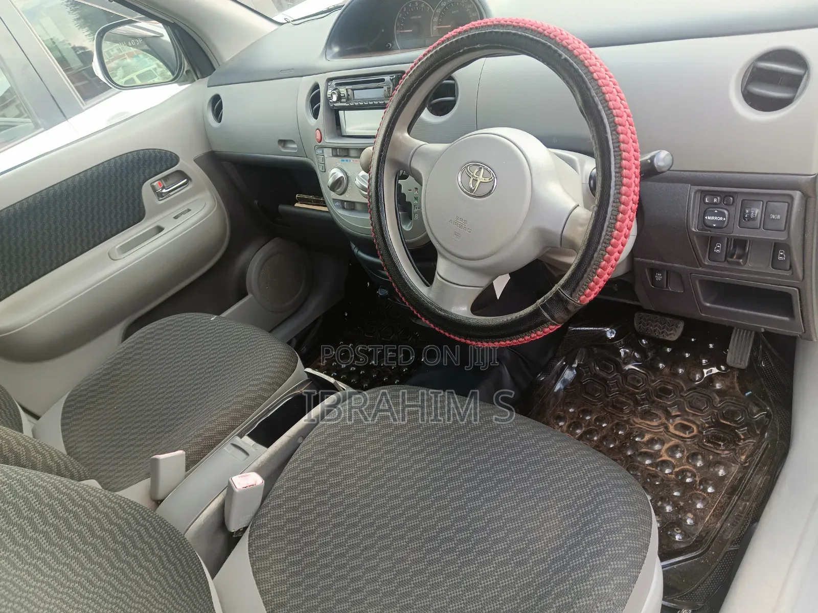 Toyota Sienta 2010 White