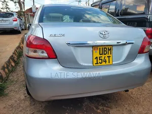 Toyota Belta 2006 Silver