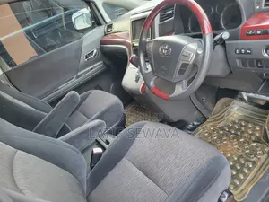 Toyota Alphard 2.4 Hybrid AWD 2013 Gray