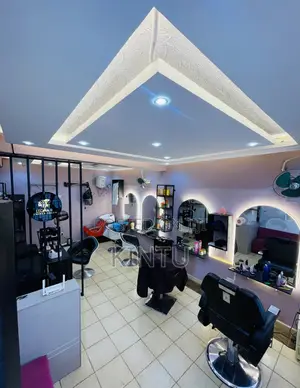 Salon in Ackright Bwebajja for Sale