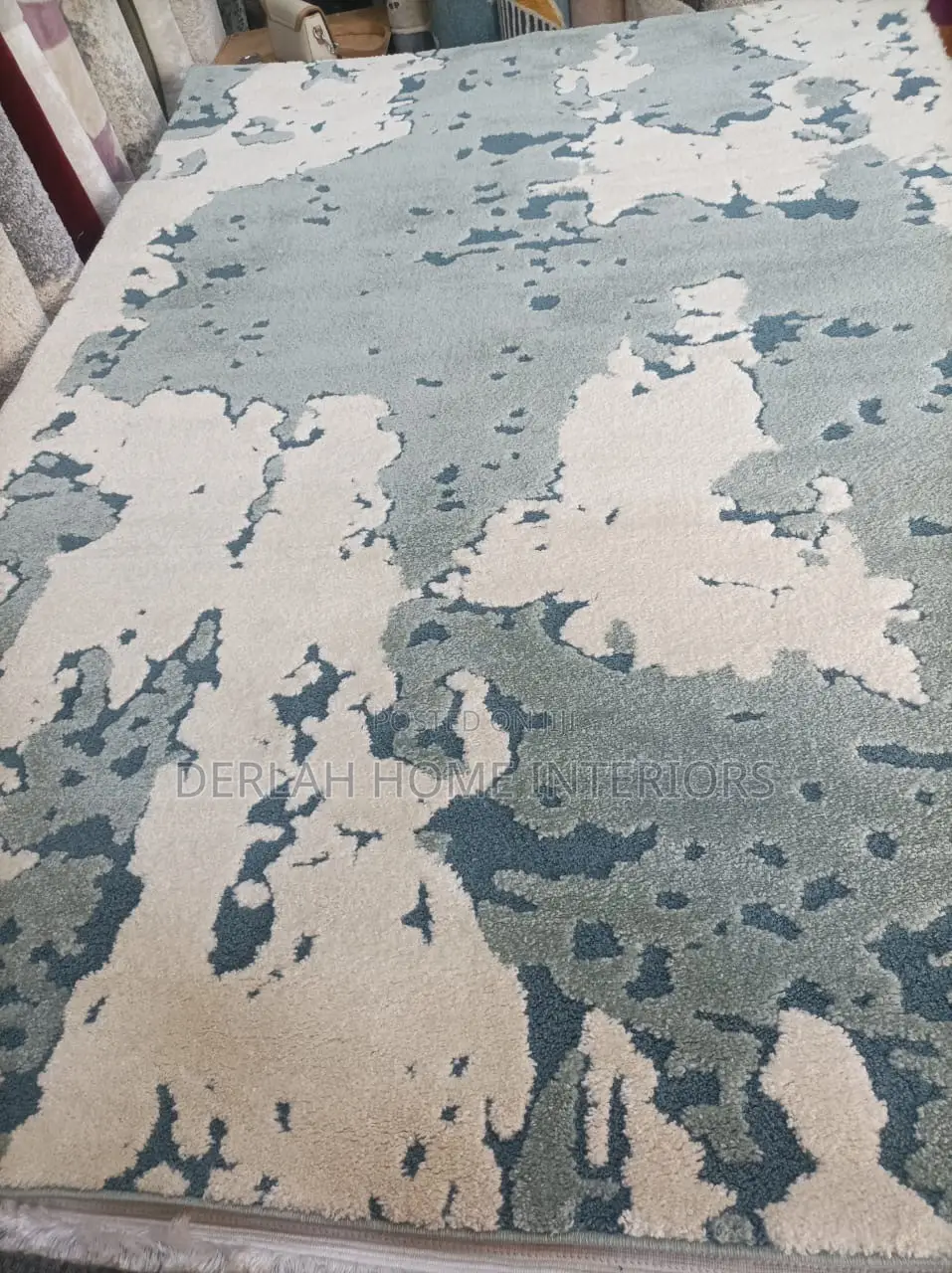 High Quality Carpet Medium Size With Blue Prints