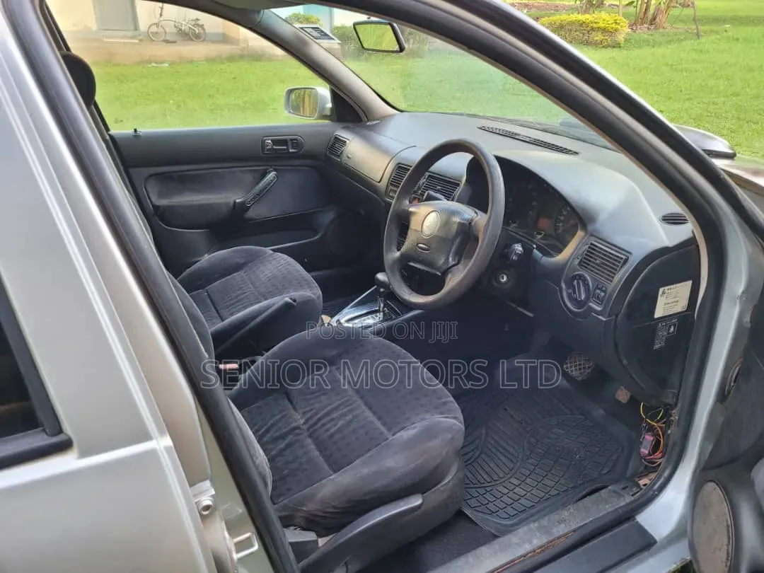 Volkswagen Golf 2003 Silver