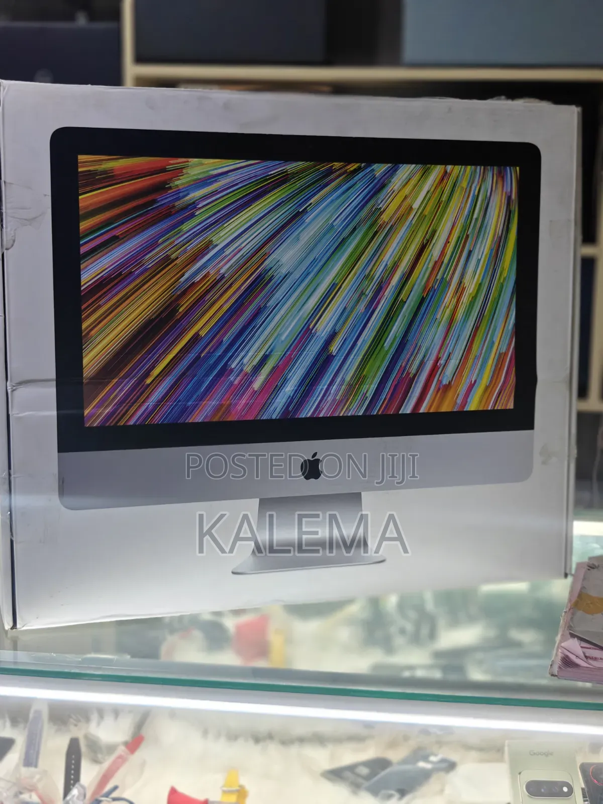 New Desktop Computer Apple iMac 8GB Intel Core i3 SSD 256GB
