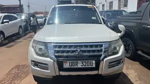 Mitsubishi Pajero 2010 White