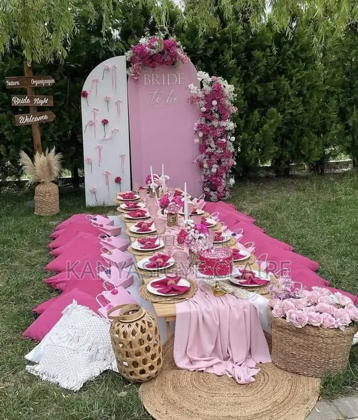 Outdoor Picnic Decor