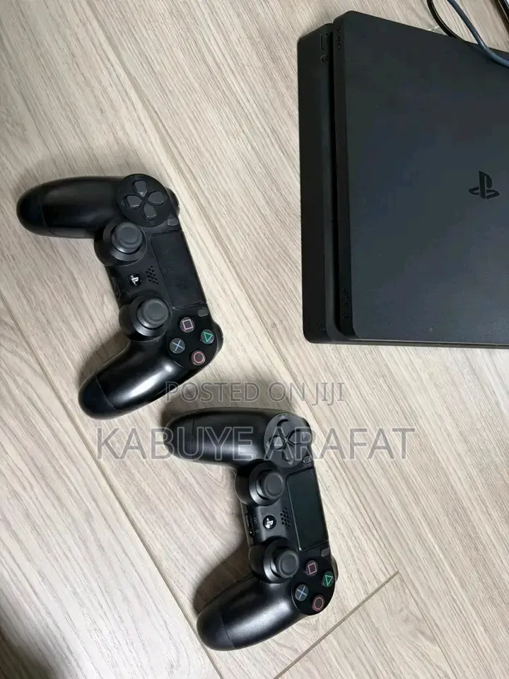 Ps4 Slim With 2 Controllers