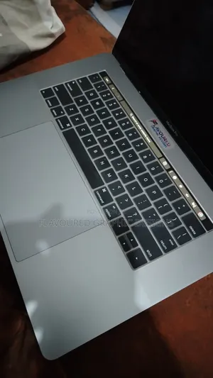 Laptop Apple MacBook 2017 16GB Intel Core i7 SSD 512GB