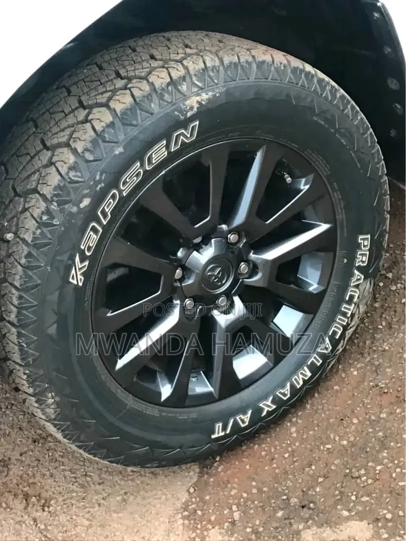 Toyota Land Cruiser Prado 2018 White