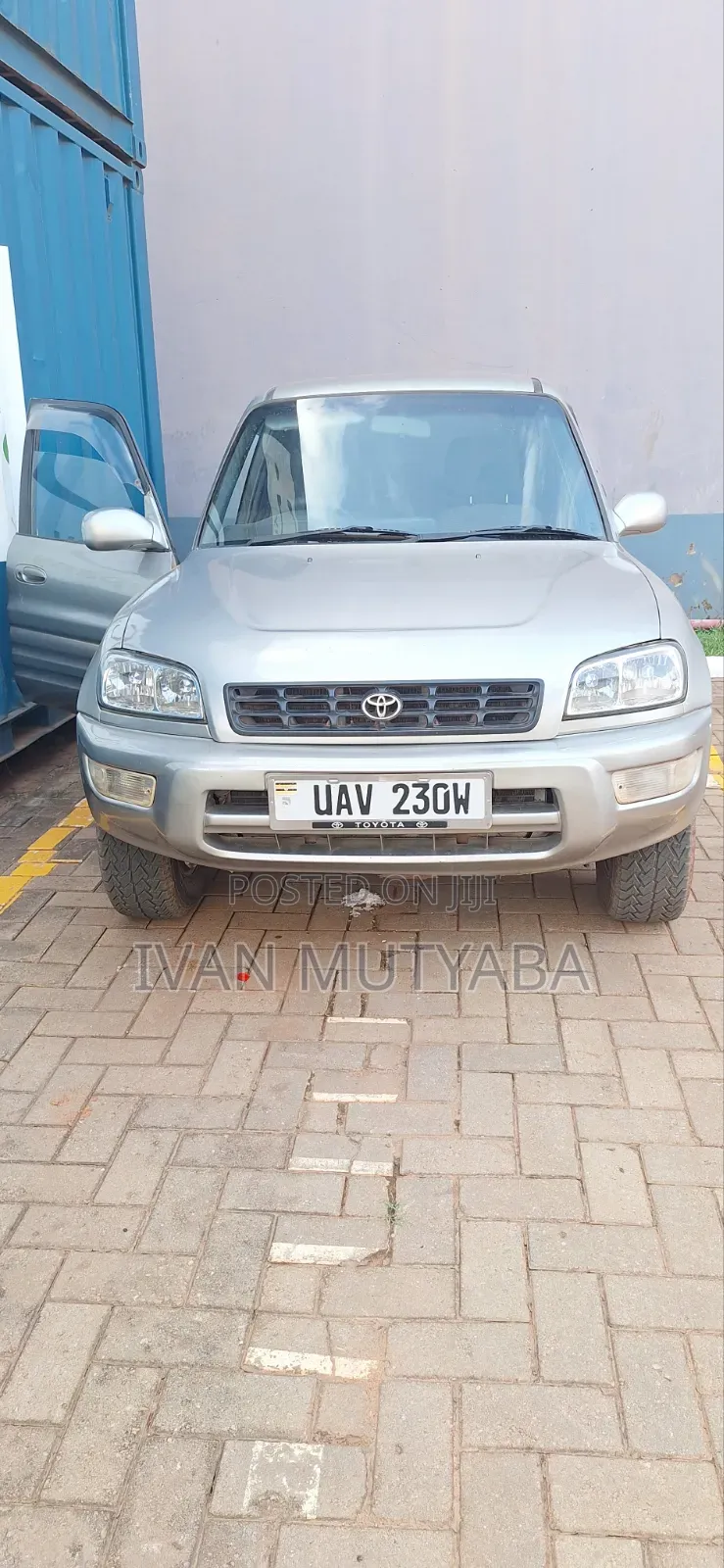 Toyota RAV4 Base FWD 1999