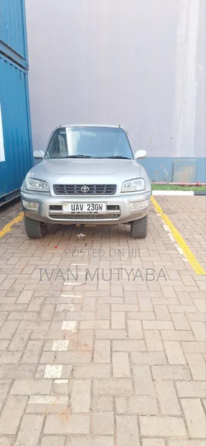Toyota RAV4 Base FWD 1999