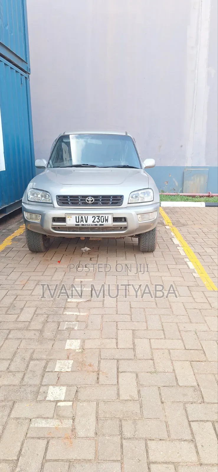 Toyota RAV4 Base FWD 1999