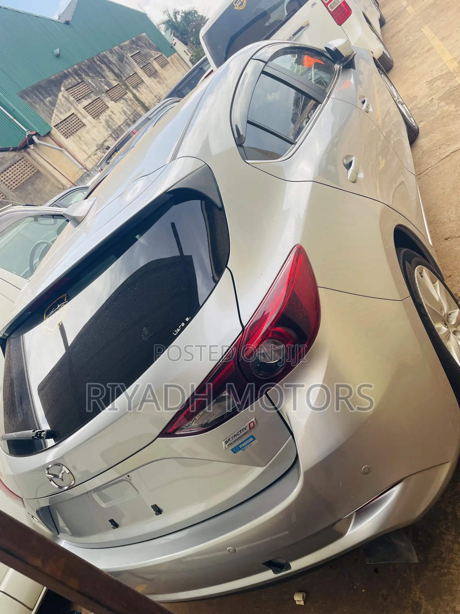 Mazda Axela 2018 Silver
