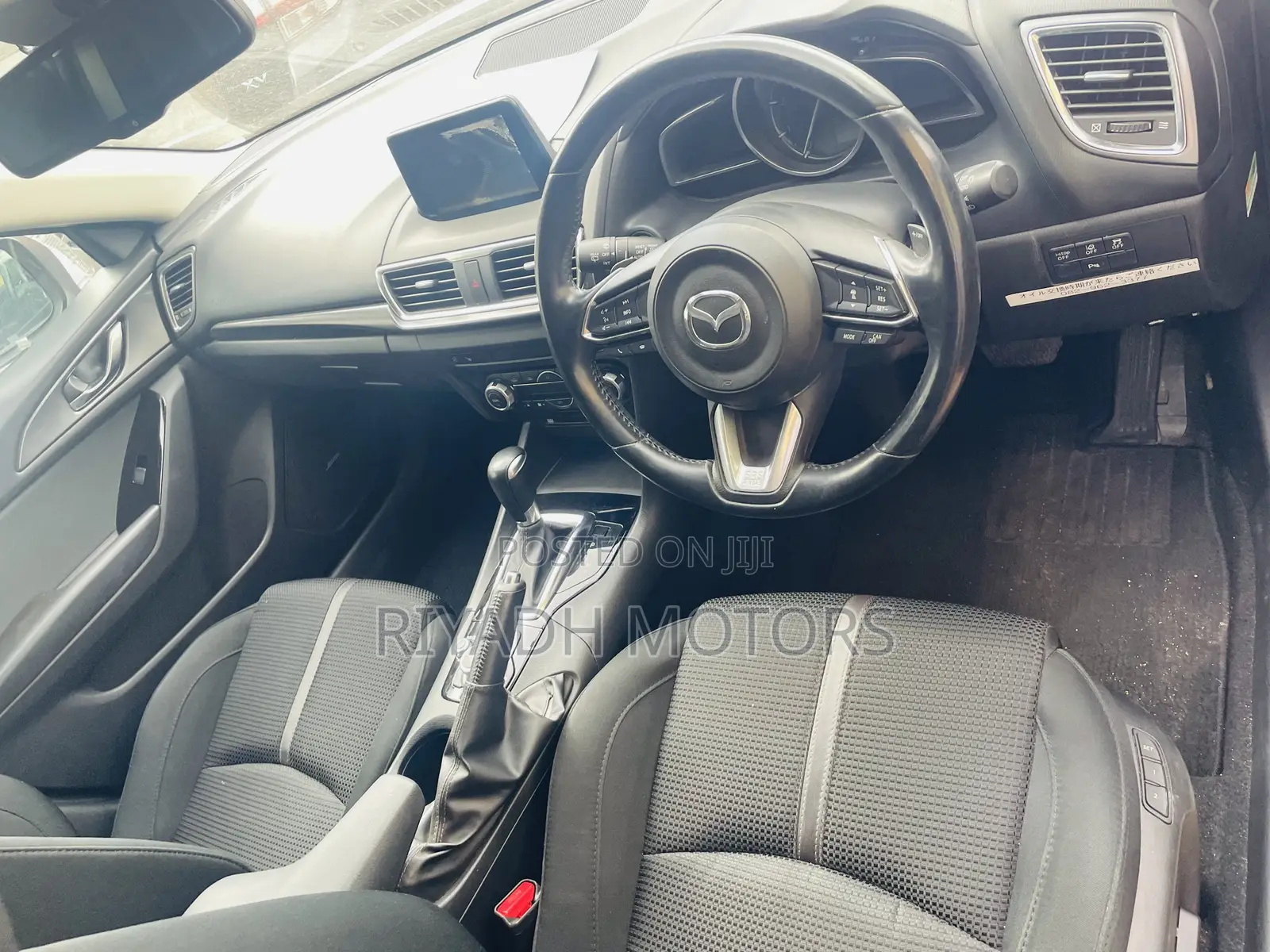 Mazda Axela 2018 Silver