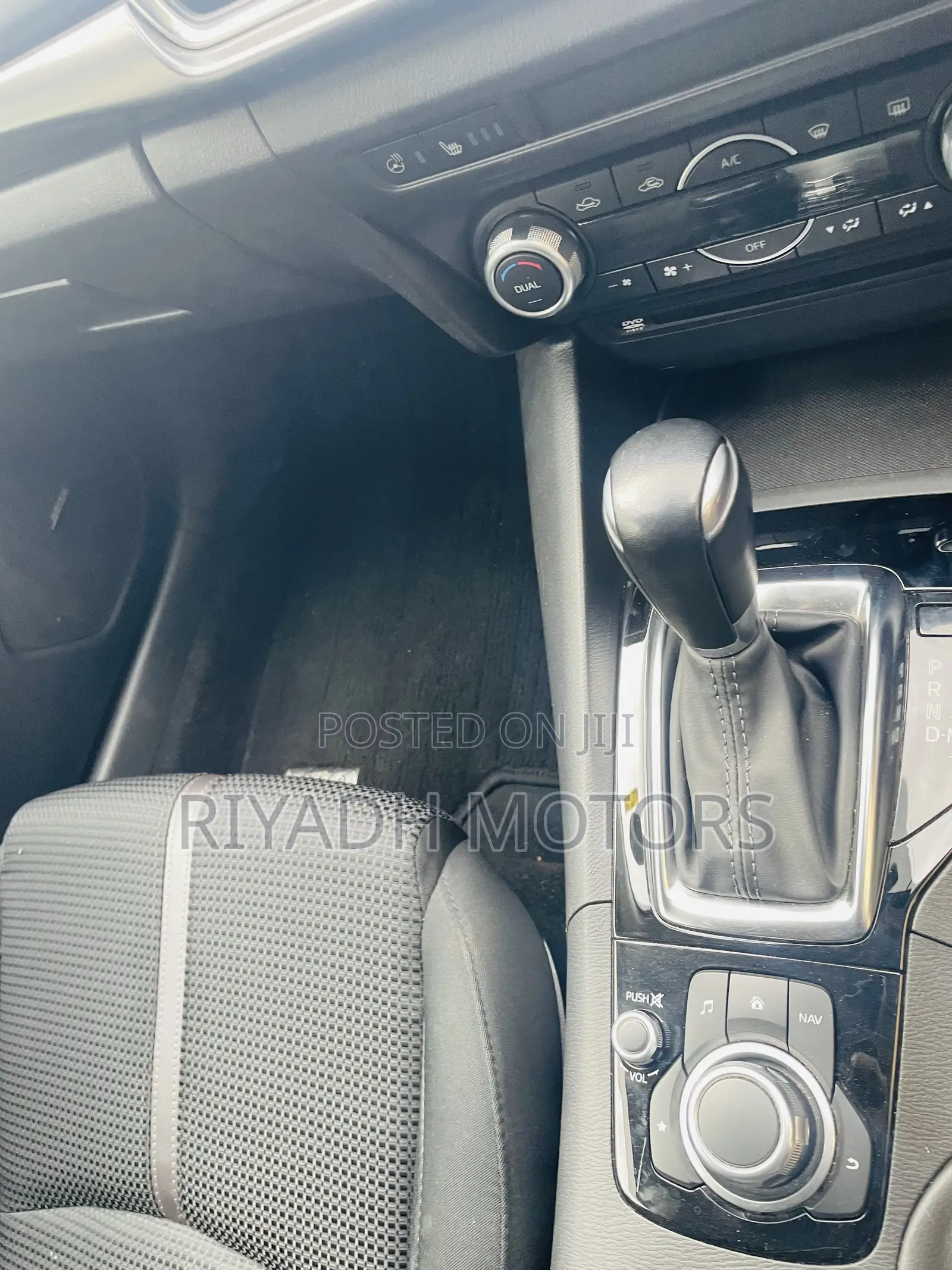 Mazda Axela 2018 Silver