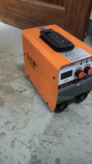 Dual-Voltage Inverter ARC/ Hand Welding Machine ZX7- (220V / 380V)