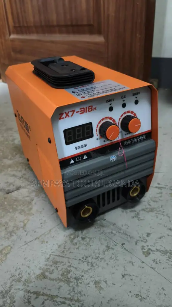 Dual-Voltage Inverter ARC/ Hand Welding Machine ZX7- (220V / 380V)