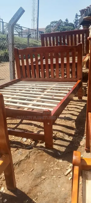 High Quality 5x6 Wooden Bed