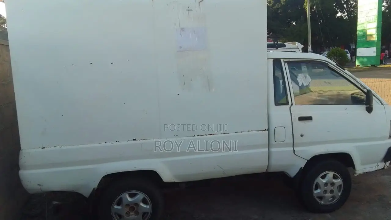 Toyota Mini Truck 1991 White