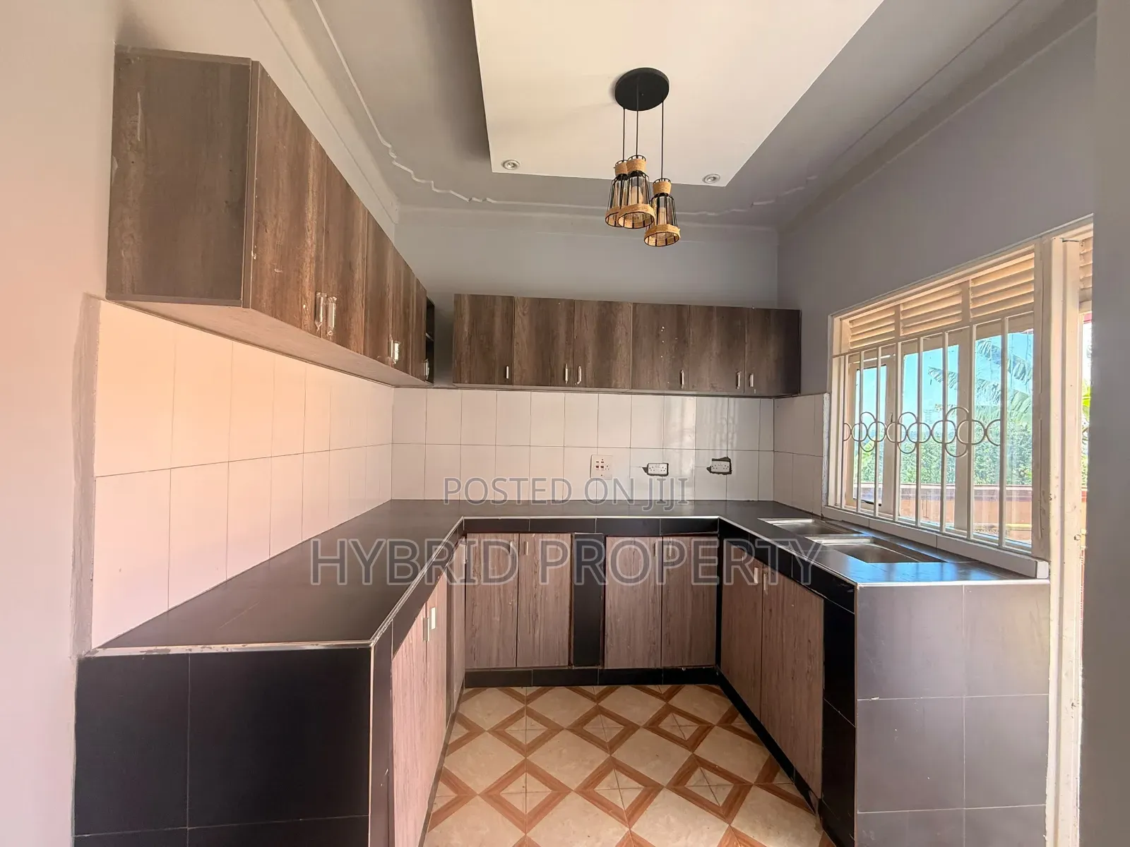 4bdrm House in Matugga~Kiryagonja, Gombe for sale