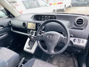 Toyota Corolla Rumion 2012