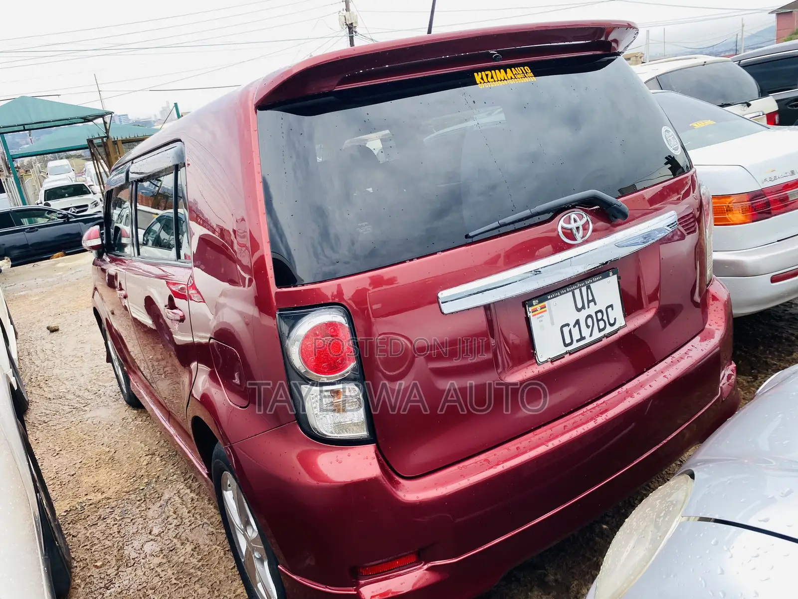 Toyota Corolla Rumion 2012