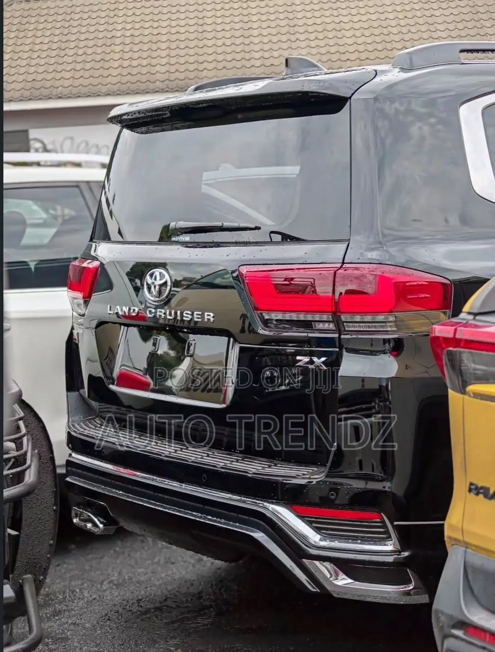 Toyota Land Cruiser LC300 2025 Black