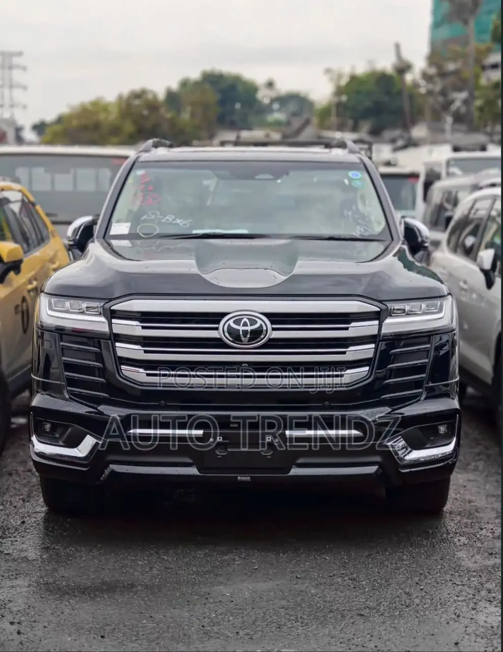 Toyota Land Cruiser LC300 2025 Black