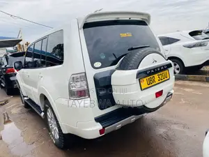 Mitsubishi Pajero 2012 White